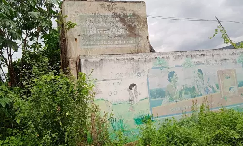 பராமாிப்பின்றி கழிப்பிடம் பராமாிப்பின்றி கழிப்பிடம்