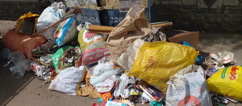 குவிந்துள்ள குப்பைகள் குவிந்துள்ள குப்பைகள்