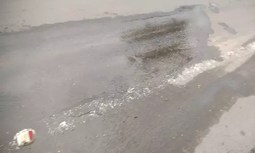 வீணாகும் குடிநீா் வீணாகும் குடிநீா்