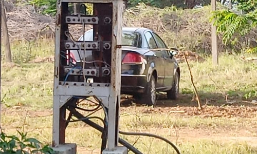 அச்சுறுத்தும் மின் இணைப்பு பெட்டி அச்சுறுத்தும் மின் இணைப்பு பெட்டி