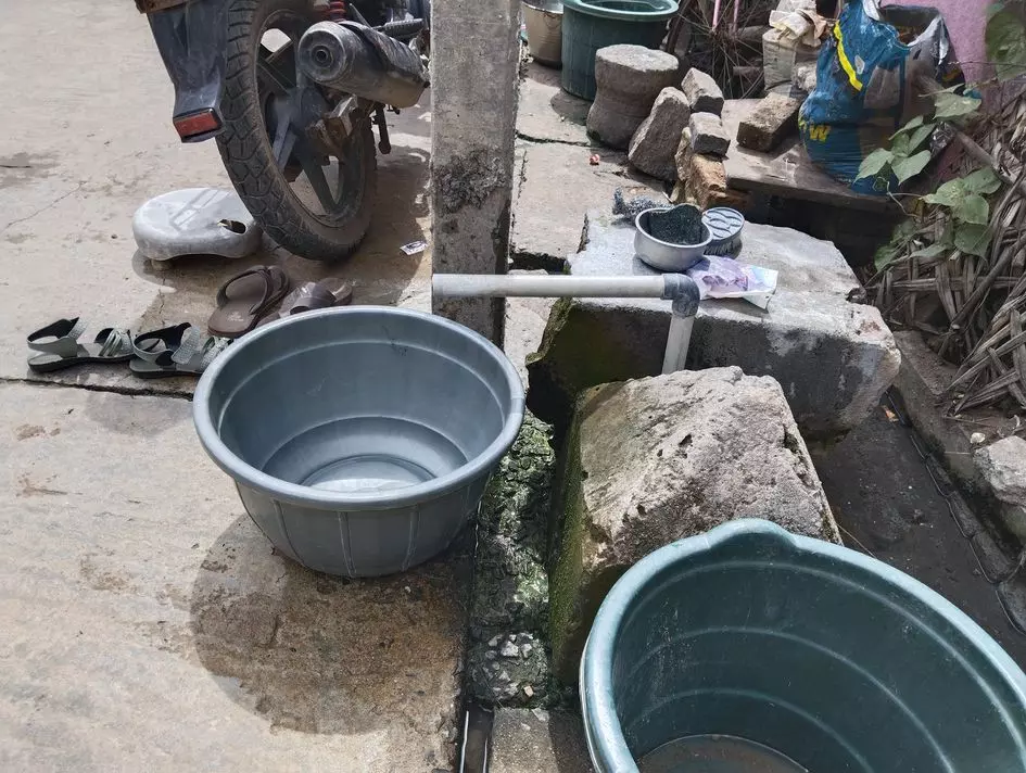 குடிநீர் குழாய் சேதம் குடிநீர் குழாய் சேதம்