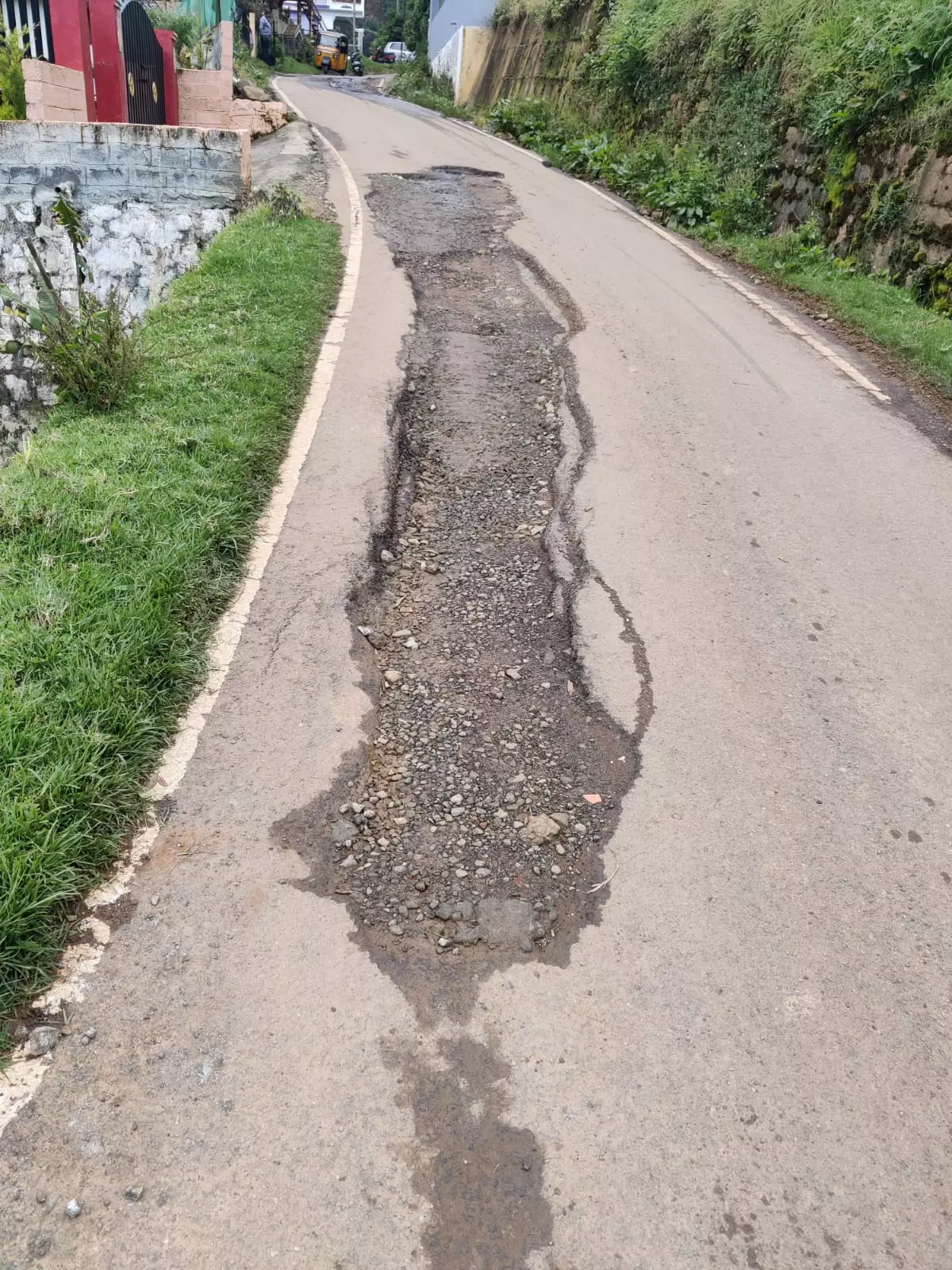 சாலை சரிசெய்யப்படுமா? சாலை சரிசெய்யப்படுமா?