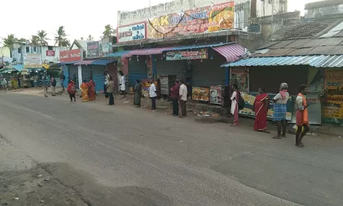 பயணிகள் நிழற்கூடம் அமையுமா? பயணிகள் நிழற்கூடம் அமையுமா?