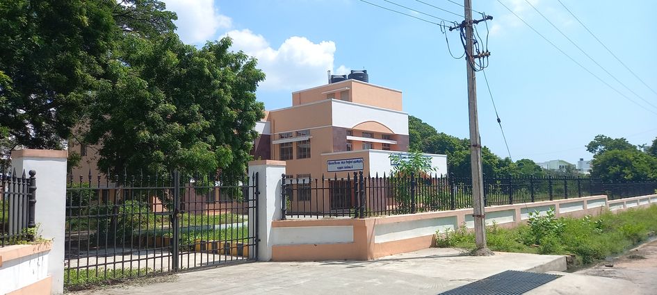 மூடிக்கிடக்கும் சமுதாய நலக்கூடம்