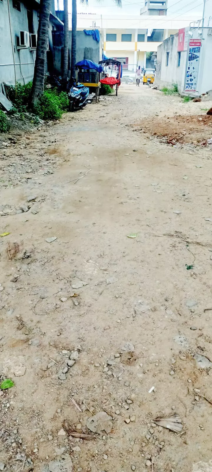 தார்சாலை அமைக்க வேண்டும்