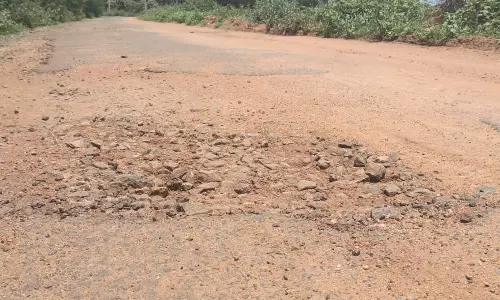 போக்குவரத்துக்கு லாயக்கற்ற சாலை