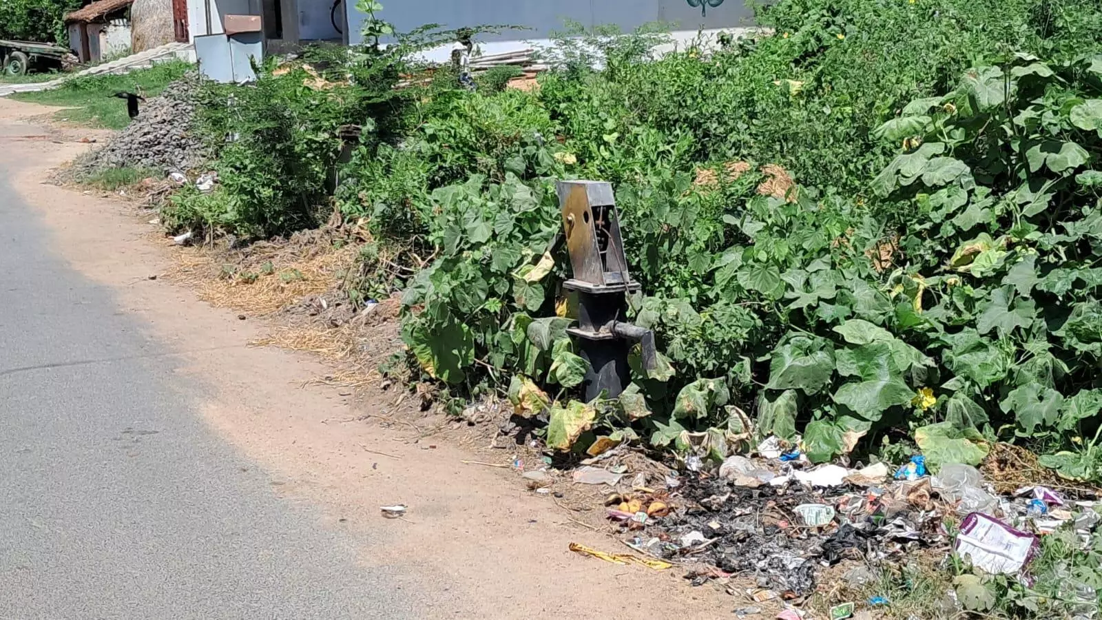 அடிபம்பு சீர்செய்யப்படுமா? அடிபம்பு சீர்செய்யப்படுமா?
