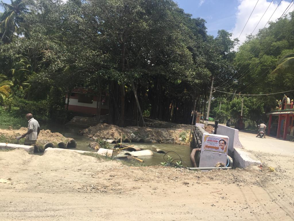 தற்காலிக பாலத்தை அகற்ற வேண்டும்