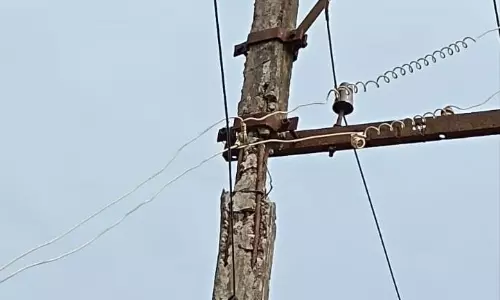 புதிய மின்கம்பம் வேண்டும் புதிய மின்கம்பம் வேண்டும்