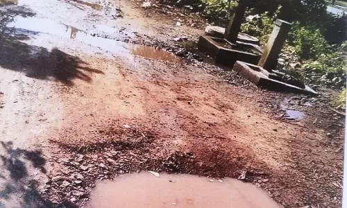 சாலை மோசம், சாலைவாசிகள் அவதி சாலை மோசம், சாலைவாசிகள் அவதி