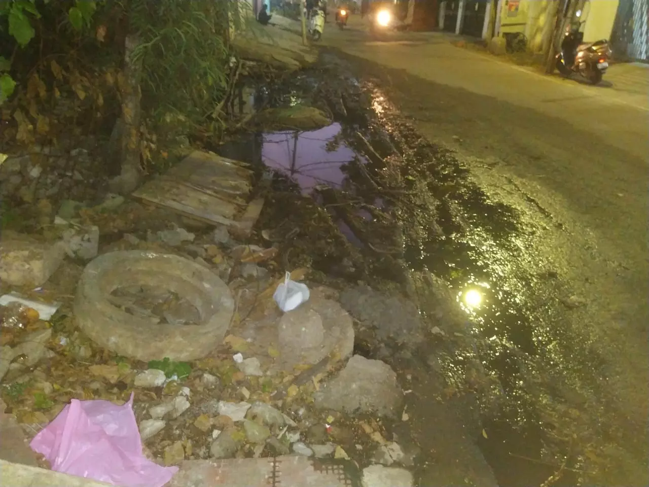 துர்நாற்றம் வீசும் தெரு