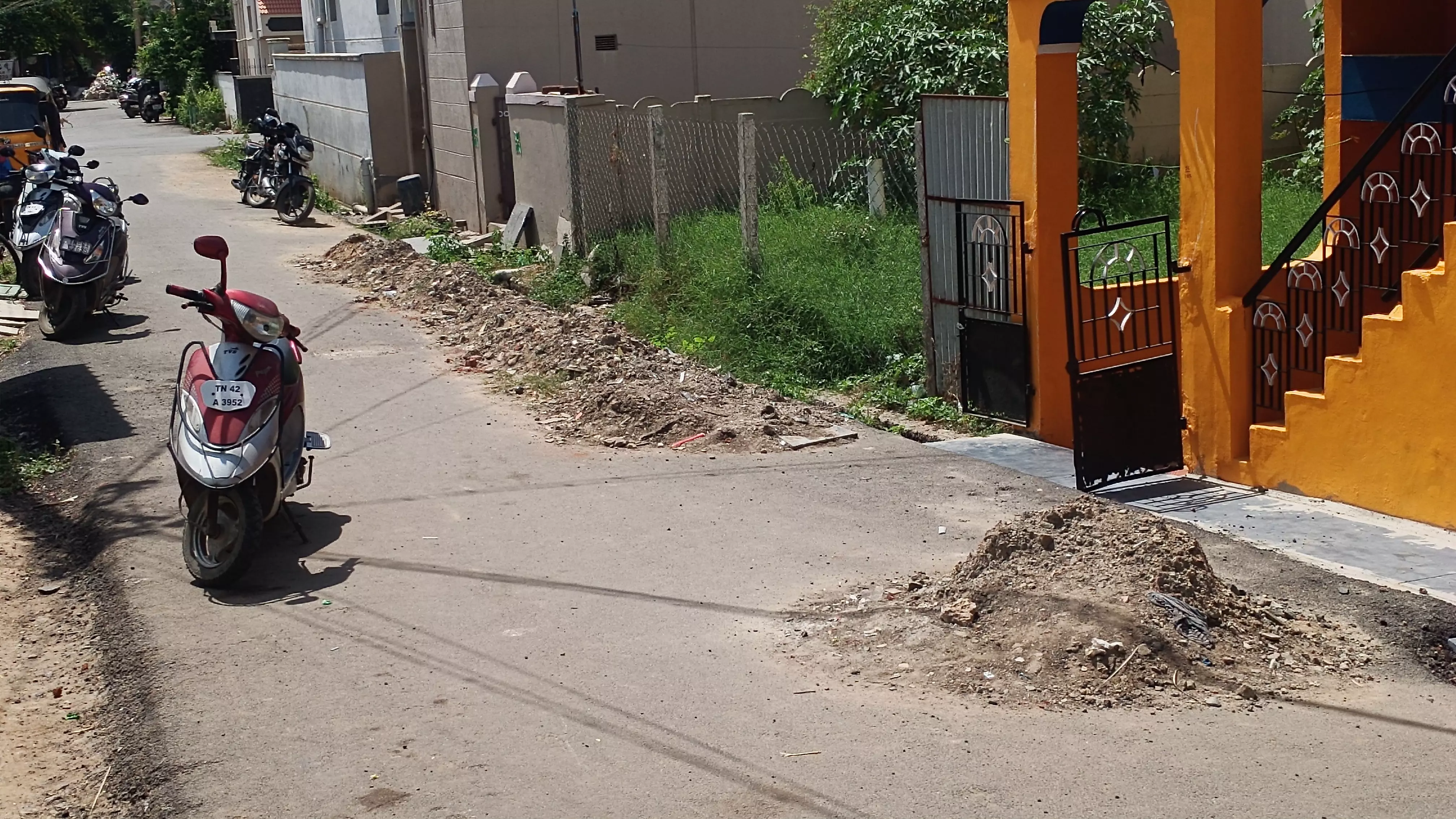 குவிந்து கிடக்கும் சாக்கடை கழிவுகள் குவிந்து கிடக்கும் சாக்கடை கழிவுகள்