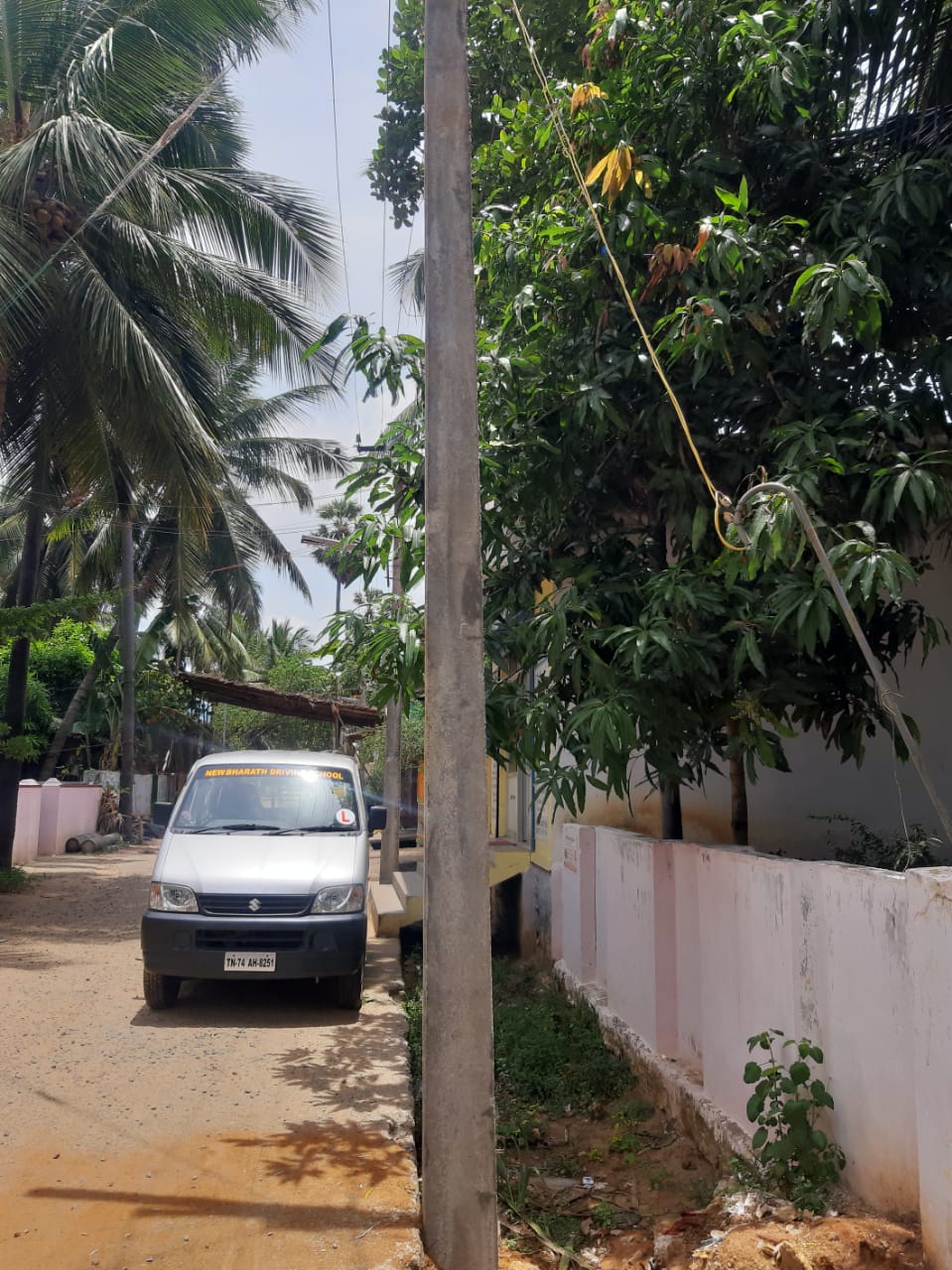 மின்கம்பம் மாற்றப்பட்டது