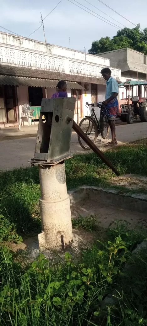 காட்சிப்பொருளான கைப்பம்பு காட்சிப்பொருளான கைப்பம்பு