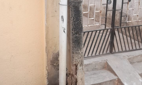 மின்கம்பம் சரி செய்யப்படுமா? மின்கம்பம் சரி செய்யப்படுமா?