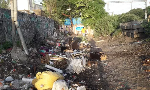 அகற்றப்படாத குப்பைகள்