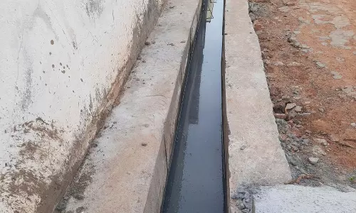 சாக்கடை கால்வாய் பணி சாக்கடை கால்வாய் பணி