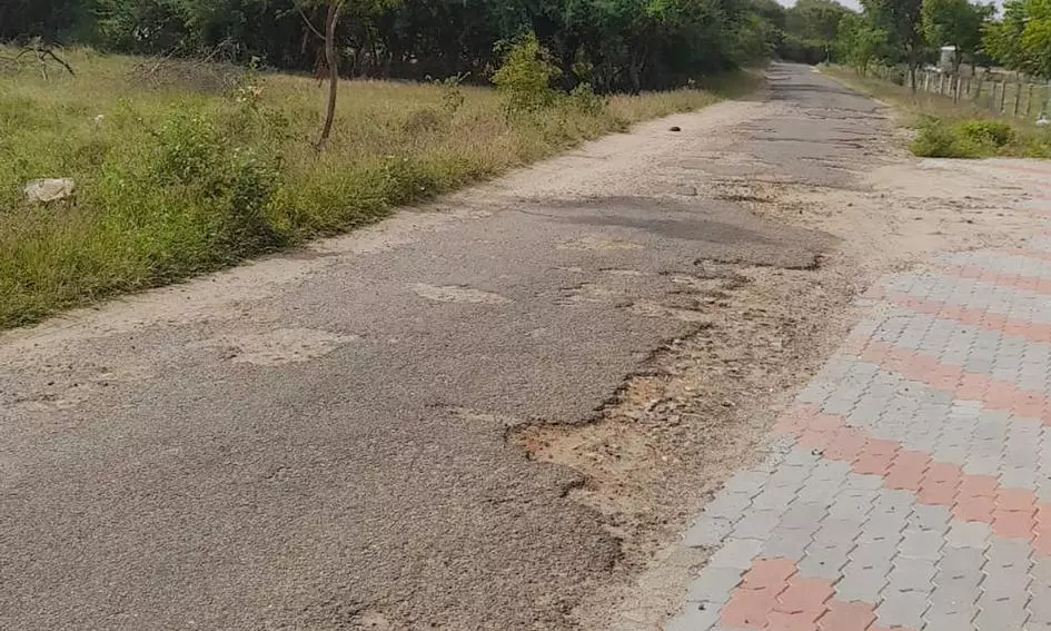 பழுதடைந்த சாலை சீரமைக்கப்படுமா?