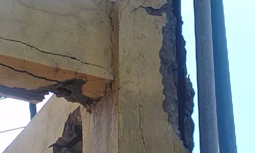 சேதம் அடைந்த குடிநீர் தொட்டி சேதம் அடைந்த குடிநீர் தொட்டி