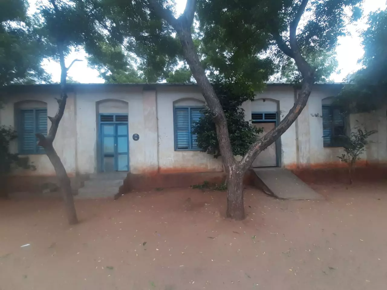 பள்ளி கட்டிடம் சீரமைக்கப்படுமா? பள்ளி கட்டிடம் சீரமைக்கப்படுமா?