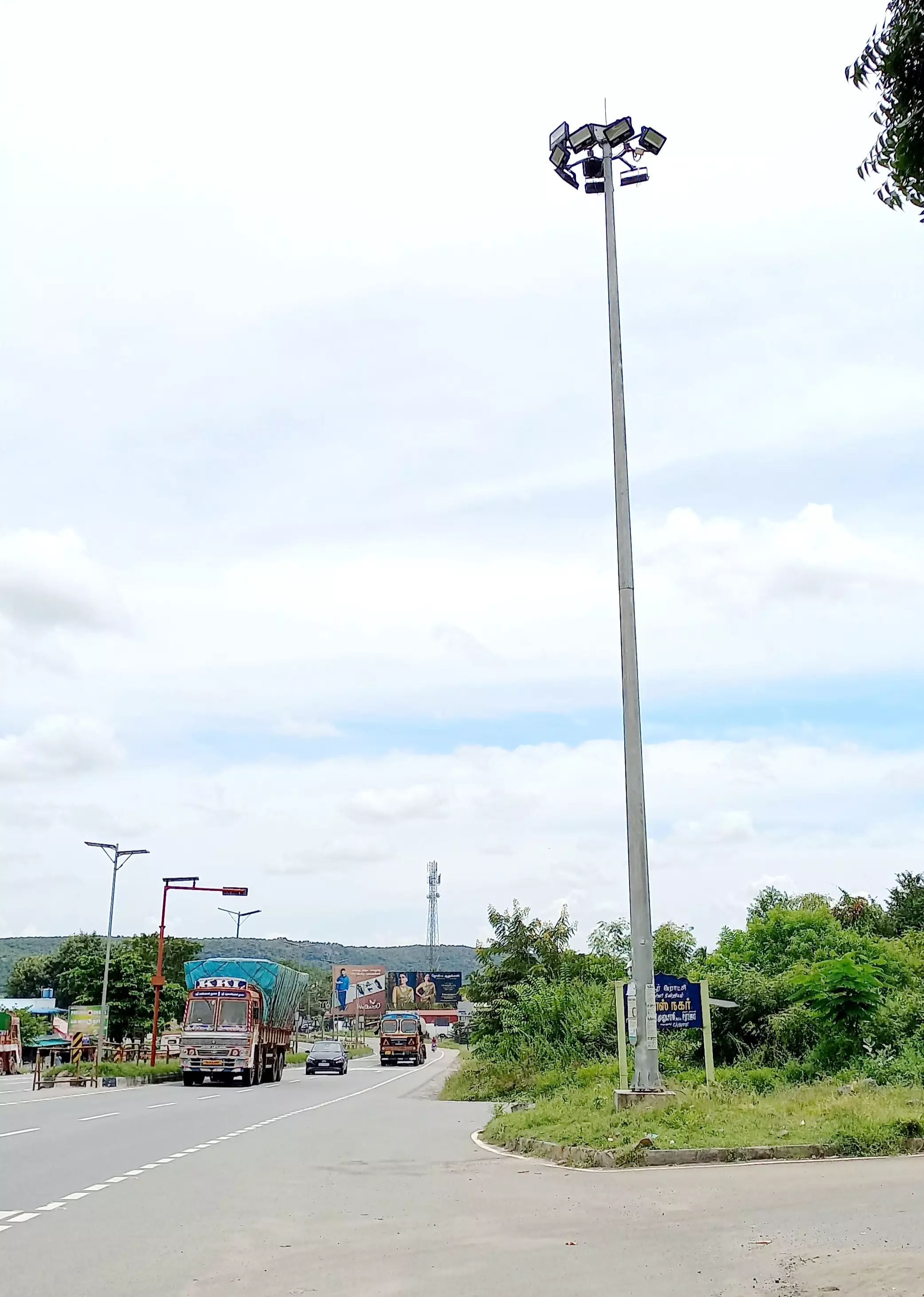 எரியாத உயர்கோபுர விளக்கு