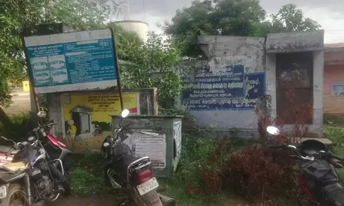 சேதமடைந்த பொதுக்கழிப்பறை கட்டிடம் சேதமடைந்த பொதுக்கழிப்பறை கட்டிடம்