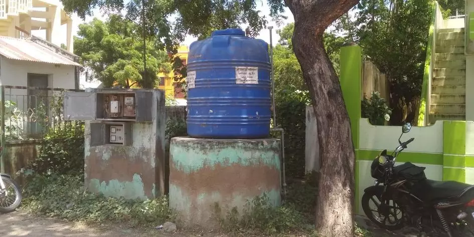 பயன்படாத குடிநீர் தொட்டி