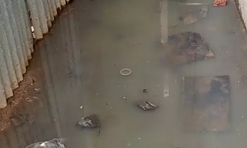 கழிவுநீரால் துர்நாற்றம்