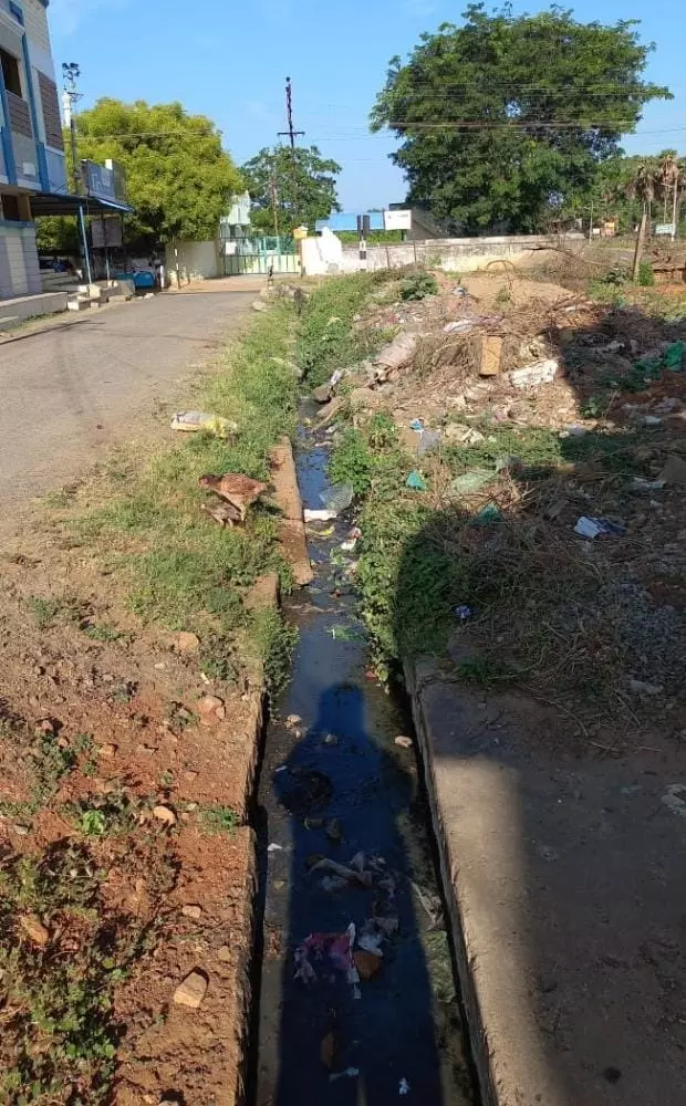 தேங்கி நிற்கும் கழிவுநீர்