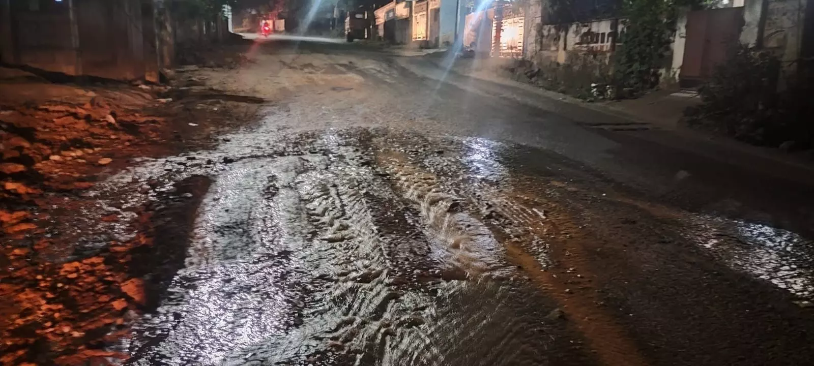 வீணாகும் குடிநீர்