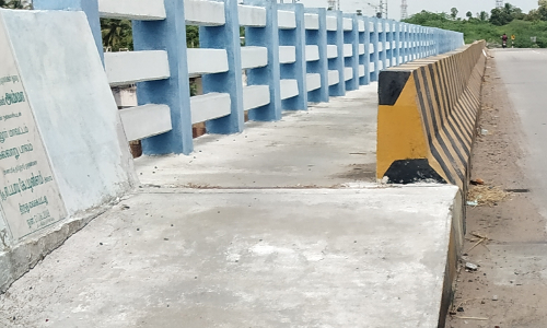 குப்பைகளை அகற்ற வேண்டும்