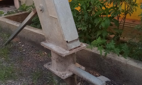 அடிபம்புடன் சாலை அமைப்பு அடிபம்புடன் சாலை அமைப்பு