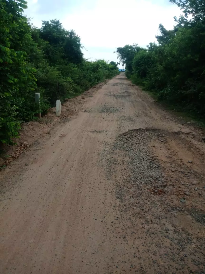 பழுதடைந்த சாலை பழுதடைந்த சாலை