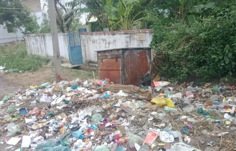 குப்பைகளால் சுகாதாரக்கேடு குப்பைகளால் சுகாதாரக்கேடு