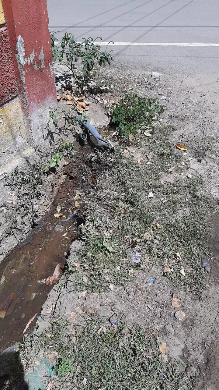 தூர்வாரப்படாத வடிகால்வாய்