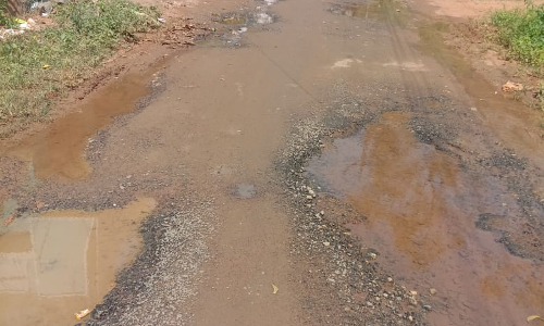 சேதமடைந்த சாலை