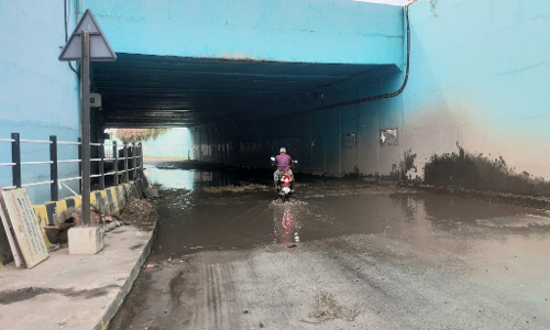 சுரங்கப்பாதையில் தேங்கும் மழைநீர்