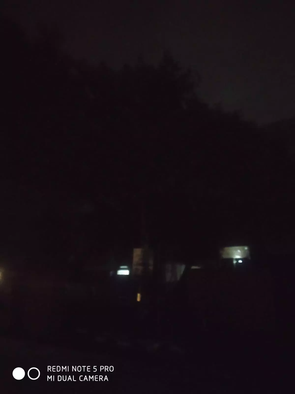 எரியாத தெருவிளக்கு