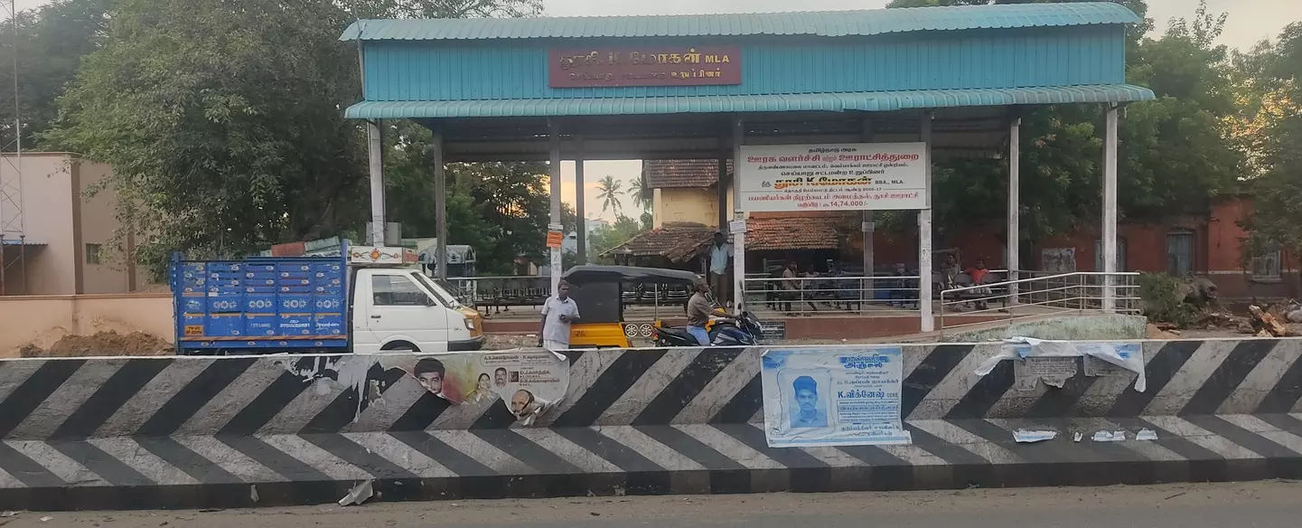 பயணிகளுக்கு இடையூறு பயணிகளுக்கு இடையூறு