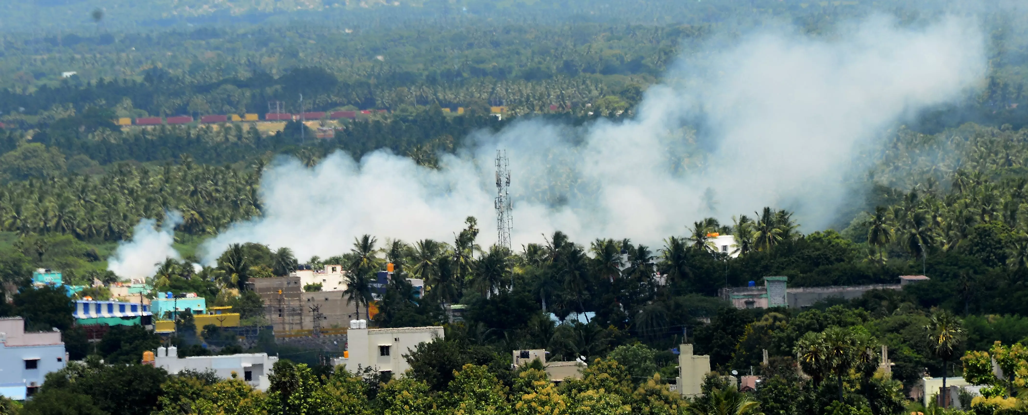 புகை மண்டலமாக மாறும் நகரம் புகை மண்டலமாக மாறும் நகரம்