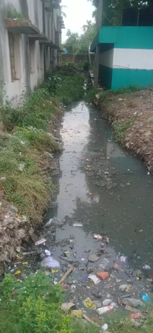 தேங்கி நிற்கும் கழிவுநீரால் நோய் பரவும் அபாயம்