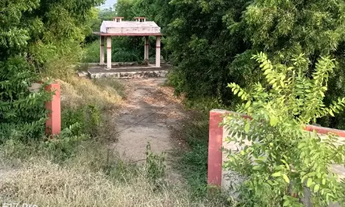 பாதையில்லாத தகன மேடை பாதையில்லாத தகன மேடை