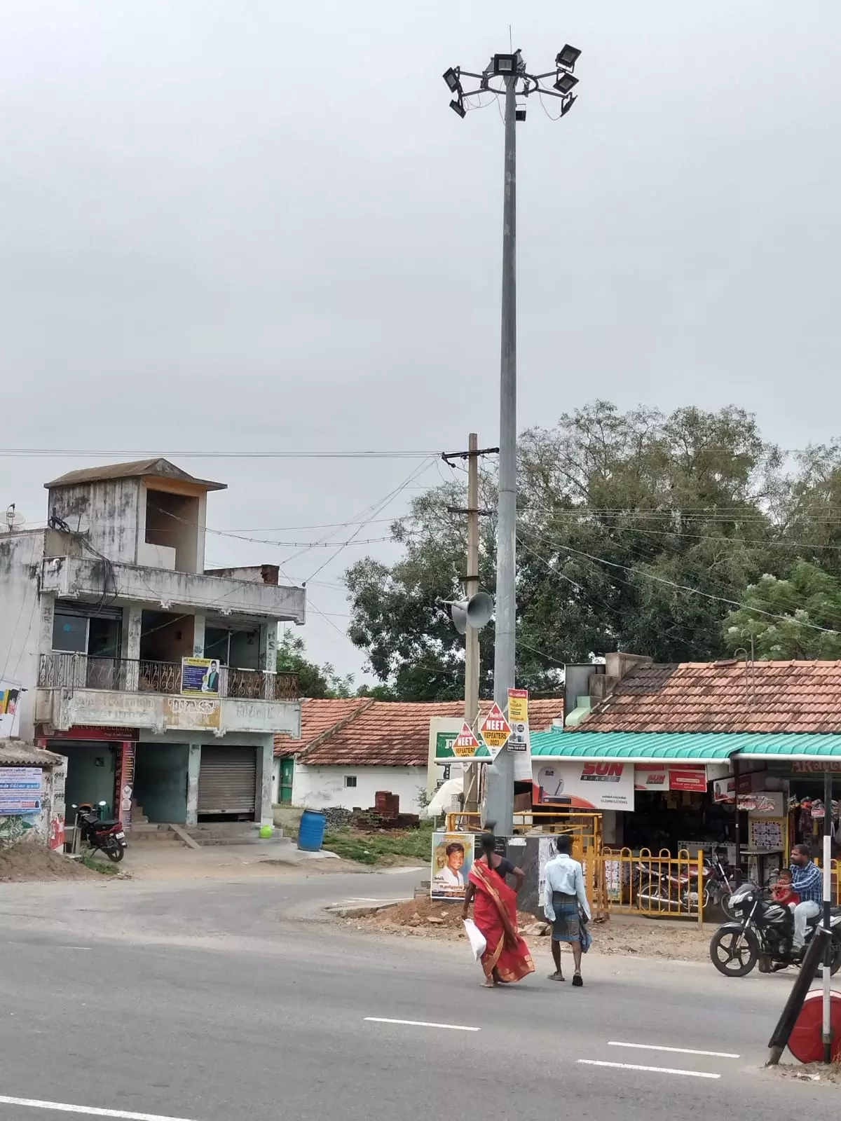 எரியாத மின்விளக்குகள்