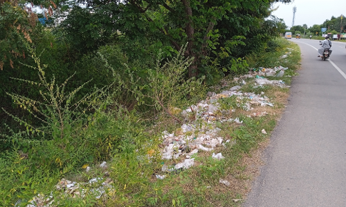 பிளாஸ்டிக் கழிவுகளை அகற்ற வேண்டும் பிளாஸ்டிக் கழிவுகளை அகற்ற வேண்டும்