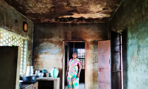 பாழடைந்த கட்டிடத்தில் இயங்கும் சமையலறை