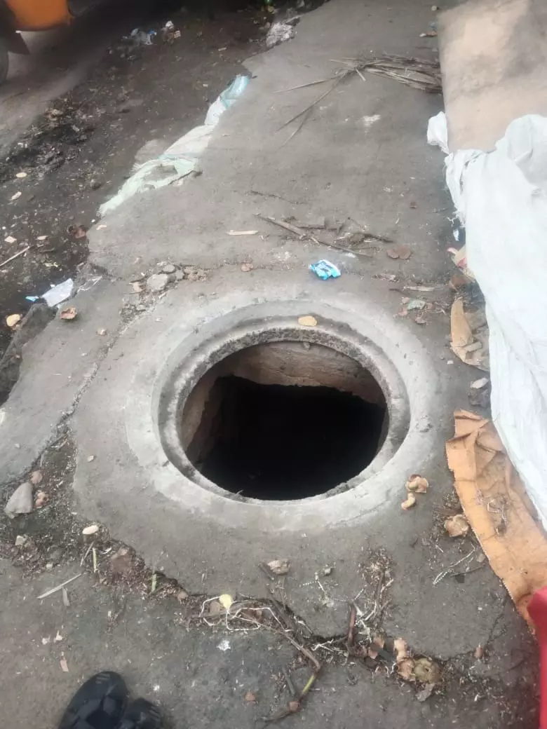 கால்வாய்க்கு மூடி இல்லை கால்வாய்க்கு மூடி இல்லை