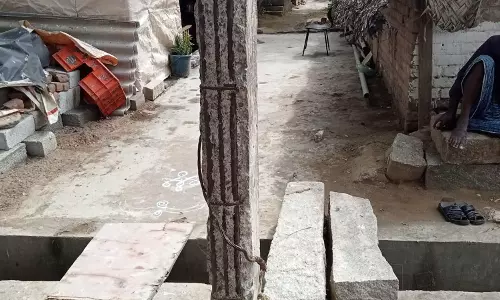 மின்கம்பம் சேதம் மின்கம்பம் சேதம்