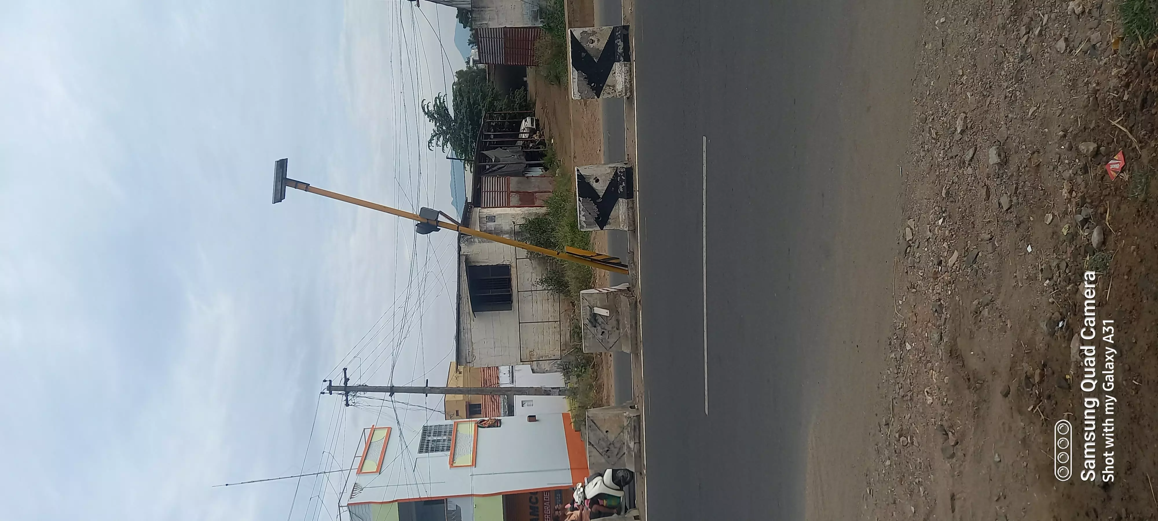 சிக்னல் கம்பம் சேதம் சிக்னல் கம்பம் சேதம்