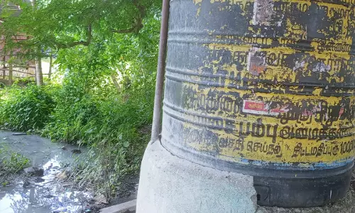 குடிநீர் குழாய் சேதம் குடிநீர் குழாய் சேதம்