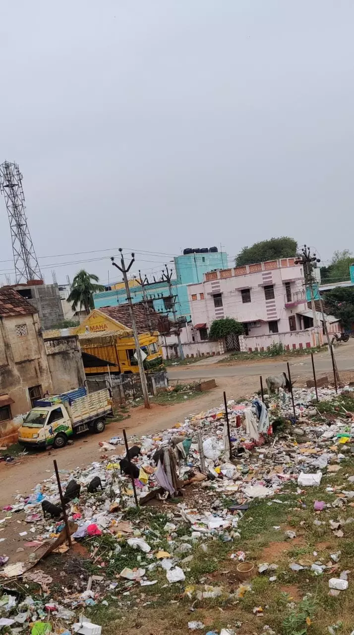 குவிந்து கிடக்கும் குப்பைகள் குவிந்து கிடக்கும் குப்பைகள்